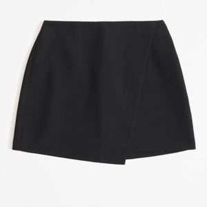 ABERCROMBIE AND FITCH SCARLETT WRAP MINI SKORT